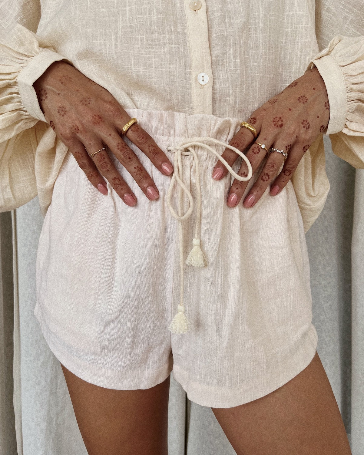 Deck Shorts in Moonlit Cream - The Chi Studio